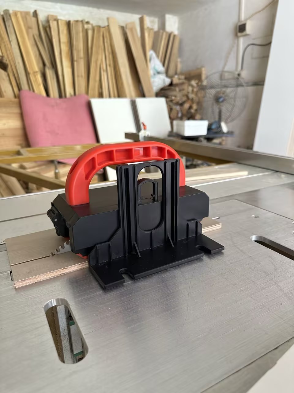 Woodworking Bandsaw - テーブルソー用プッシュブロックプッシャー、調整可能な木工アクセサリー、安全で安定したプッシャー、ルーターテーブル、ジョインター、バンド、デスクトップエジェクター用