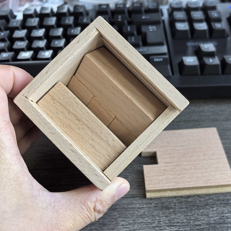 マジック IQ 斜め配置ブロック木製パズルボックス大人子供向 - Woodworking Game のレビューと価格